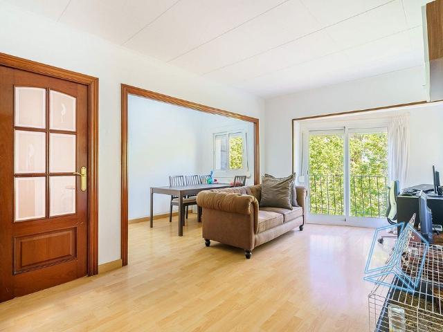 Piso en venta en calle De L'energia, Barcelona, de 56 m² 2 habitaciones por 250.000