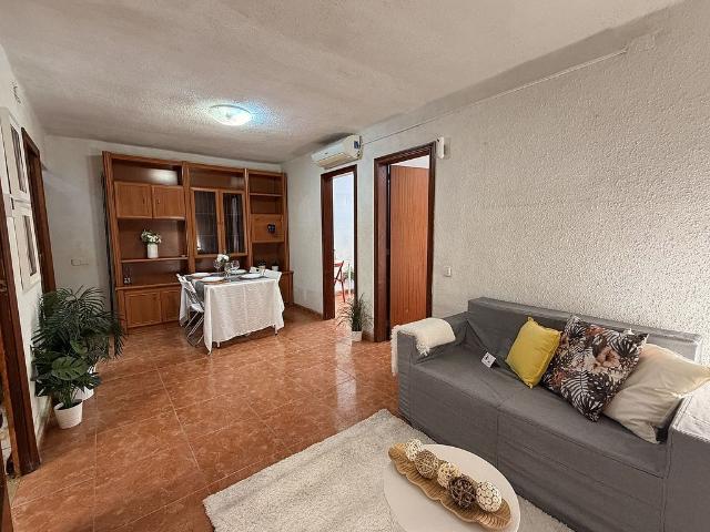 Piso en venta en calle De Les Aigües del Llobregat, Hospitalet de Llobregat, L´, de 48 m² 2 habitaciones por 100.000