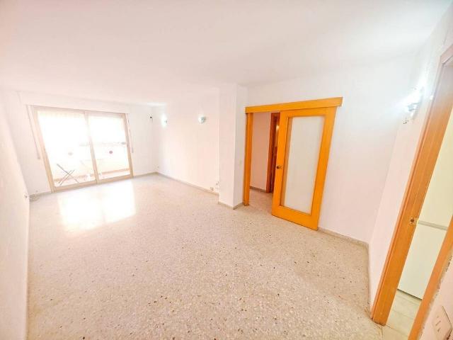 Piso en venta en calle De Les Balears, Cambrils, de 57 m² 2 habitaciones por 159.000