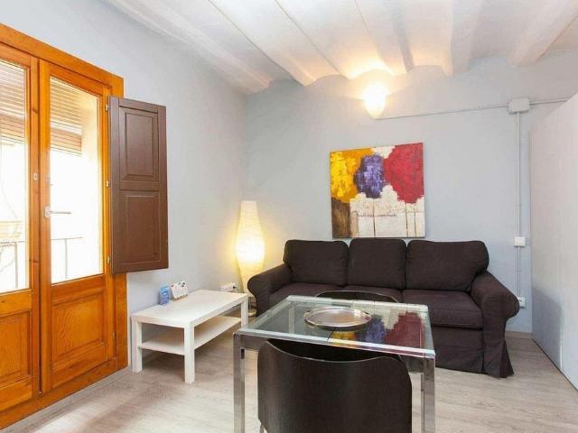 Piso en venta en calle De Les Cabres, Barcelona, de 32 m² 2 habitaciones por 200.000