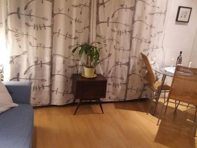 Piso en venta en calle De Les Carretes, Barcelona, de 41 m² 1 habitación por 148.500
