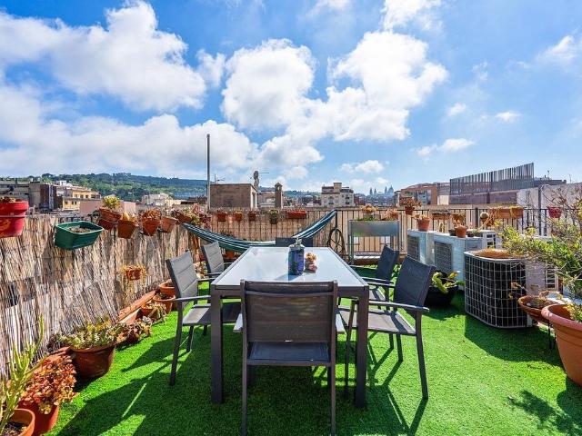 Piso en venta en calle De Les Carretes, Barcelona, de 54 m² 2 habitaciones por 342.500