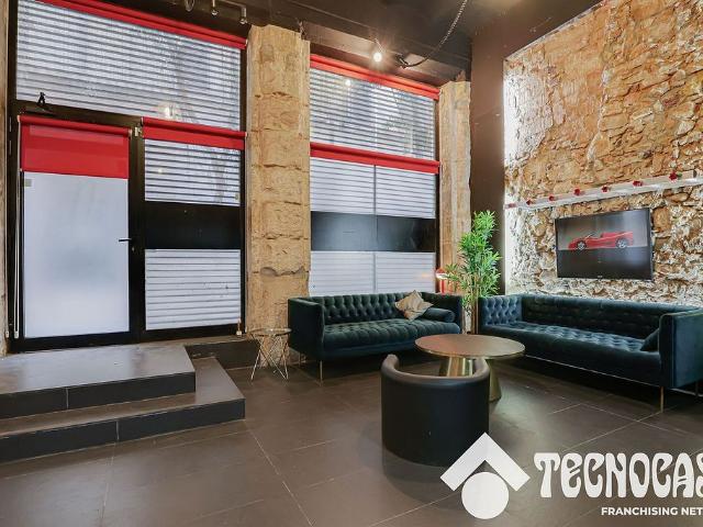 Piso en venta en calle De Les Carretes, Barcelona, de 80 m² 1 habitación por 249.000