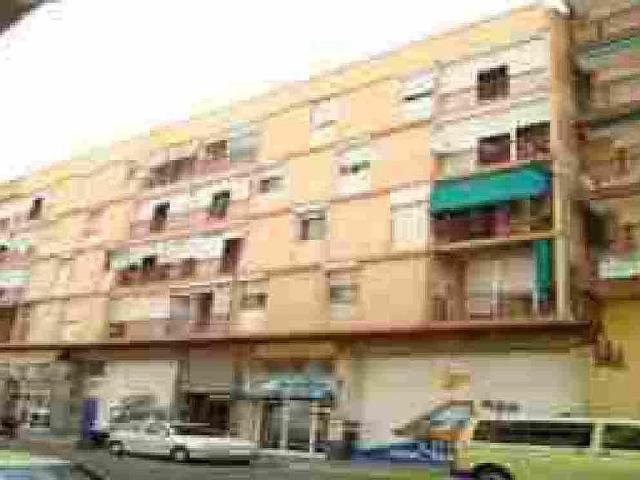 Piso en venta en calle De Les Corts Catalanes, Lleida, de 68 m² 3 habitaciones por 60.000