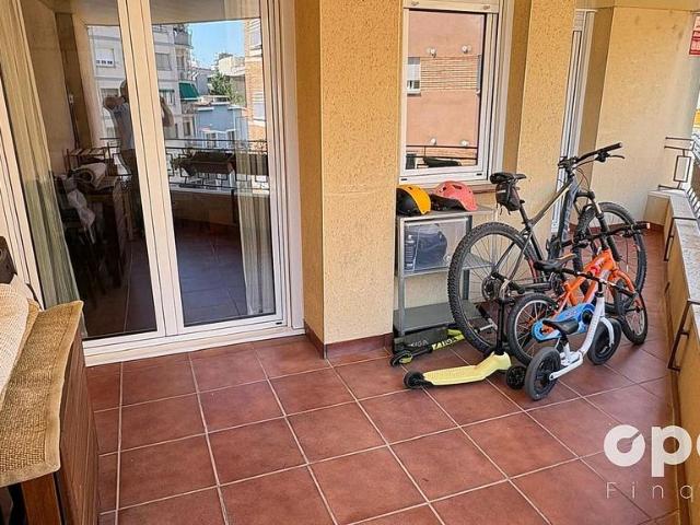 Piso en venta en calle De Les Cosidores, Terrassa, de 96 m² 4 habitaciones por 249.500