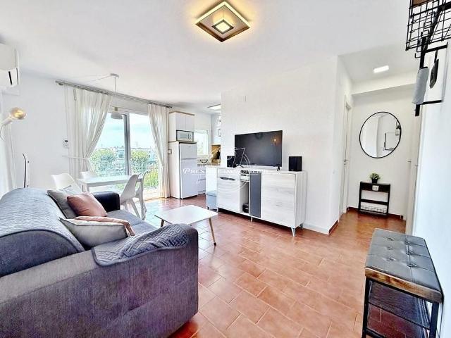 Piso en venta en calle De Les Flores ° Porte, Castelló d´Empúries, de 43 m² 2 habitaciones por 175.000