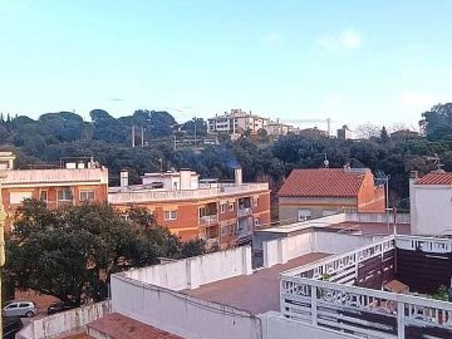 Piso en venta en calle De Les Floristes, Lloret de Mar, de 75 m² 4 habitaciones por 154.000