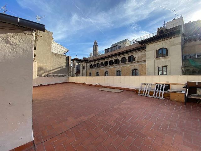 Piso en venta en calle De Les Jonqueres, Barcelona, de 51 m² 3 habitaciones por 219.000