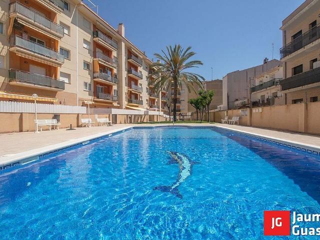 Piso en venta en calle De Les Rodes, Torredembarra, de 83 m² 2 habitaciones por 235.000