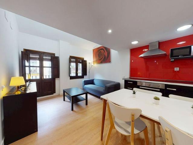 Piso en venta en calle De Les Semoleres, Barcelona, de 53 m² 2 habitaciones por 309.000
