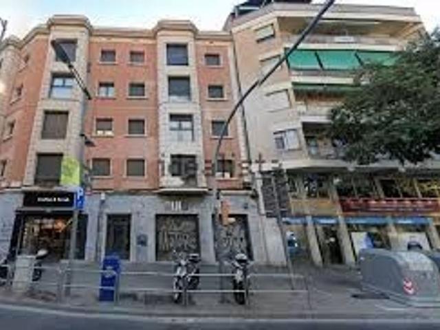 Piso en venta en calle De L'escultor Llimona, Barcelona, de 80 m² 3 habitaciones por 367.000