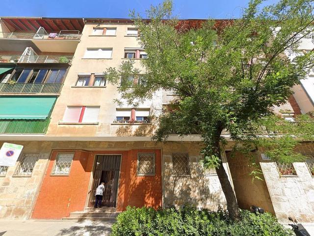 Piso en venta en calle De L'espiga, Barcelona, de 61 m² 3 habitaciones por 10.240