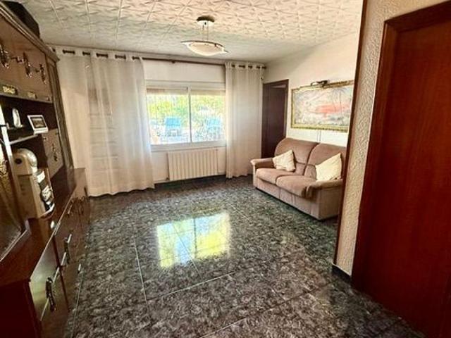 Piso en venta en calle De L'esquirol Volador, Barcelona, de 80 m² 3 habitaciones por 265.000