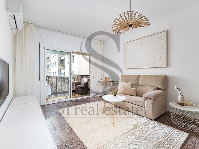 Piso en venta en calle De L'estudiant, Barcelona, de 85 m² 4 habitaciones por 399.990