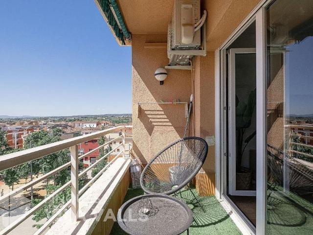 Piso en venta en calle De L'estació, Caldes de Montbui, de 84 m² 4 habitaciones por 359.000
