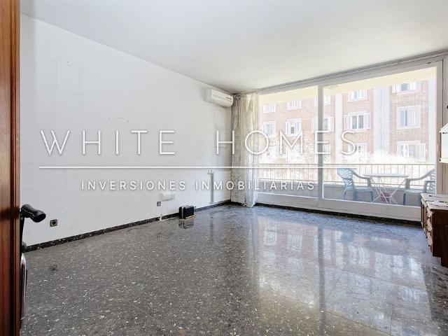 Piso en venta en calle De Lepant, Barcelona, de 124 m² 4 habitaciones por 559.000