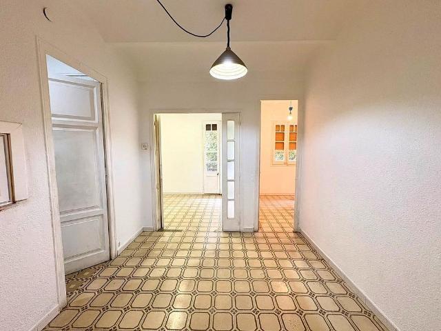 Piso en venta en calle De Lepant, Barcelona, de 40 m² 3 habitaciones por 300.000