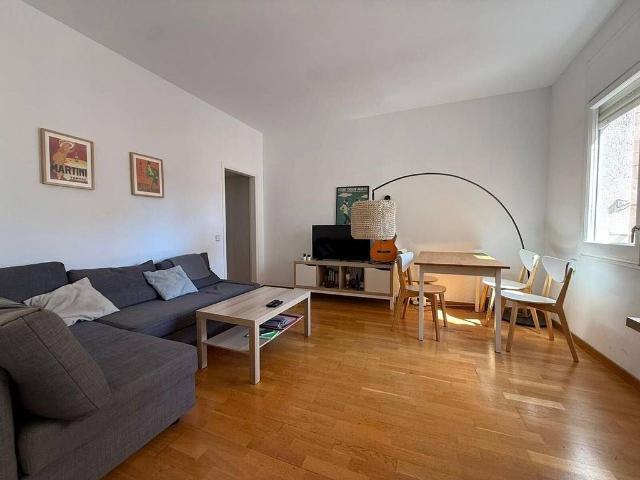 Piso en venta en calle De Lepant, Barcelona, de 56 m² 3 habitaciones por 369.000
