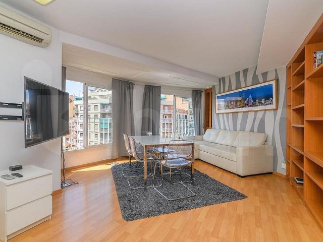 Piso en venta en calle De Lepant, Barcelona, de 82 m² 2 habitaciones por 473.000