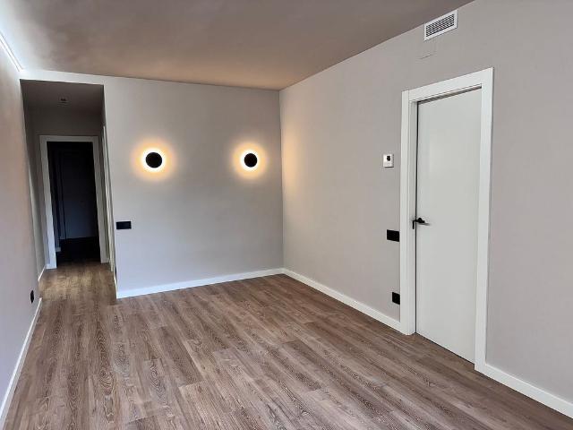 Piso en venta en calle De L'equador, Barcelona, de 88 m² 4 habitaciones por 550.000