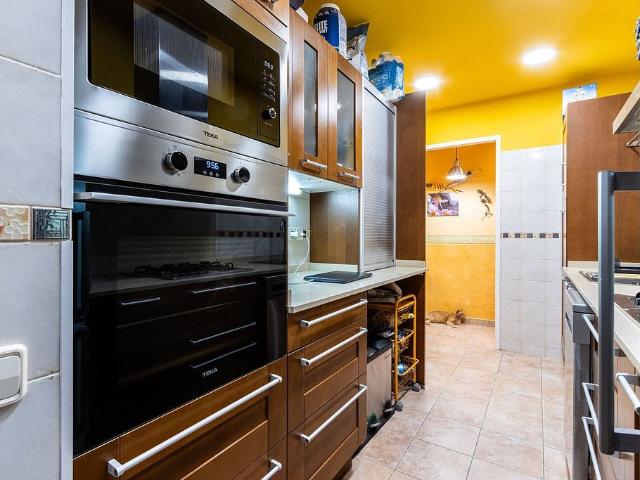 Piso en venta en calle De L'historiador Cardús, Terrassa, de 75 m² 3 habitaciones por 160.000