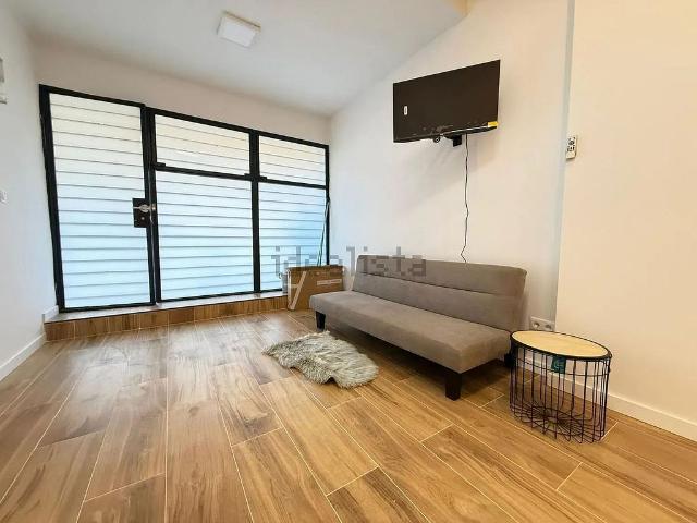 Piso en venta en calle De L'isard, Barcelona, de 50 m² 1 habitación por 119.000