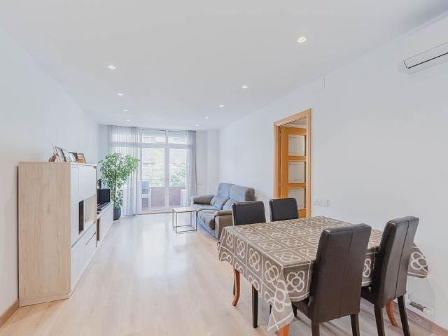 Piso en venta en calle De Llança, Barcelona, de 109 m² 4 habitaciones por 635.000