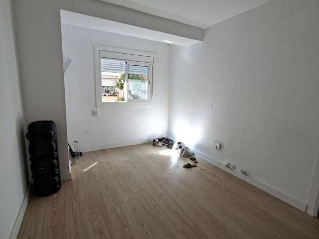 Piso en venta en calle De Llançà, Hospitalet de Llobregat, L´, de 46 m² 2 habitaciones por 155.000