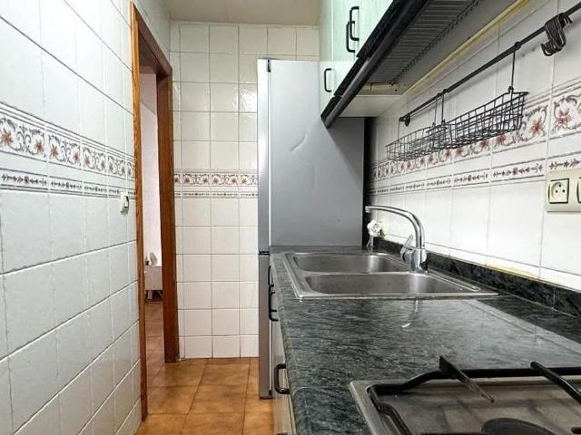 Piso en venta en calle De Llançà, Hospitalet de Llobregat, L´, de 60 m² 3 habitaciones por 138.000