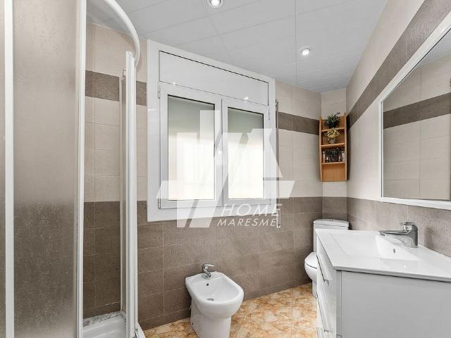 Piso en venta en calle De Lleida, Sant Adrià de Besos, de 75 m² 3 habitaciones por 235.000