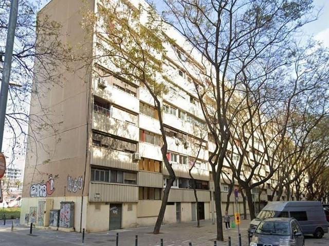 Piso en venta en calle De Llevant, Sant Adrià de Besos, de 65 m² 3 habitaciones por 97.000