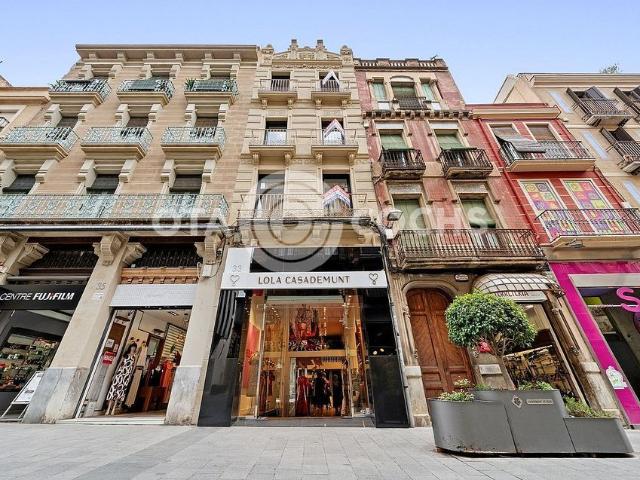 Piso en venta en calle De Llovera, Reus, de 89 m² 1 habitación por 215.000