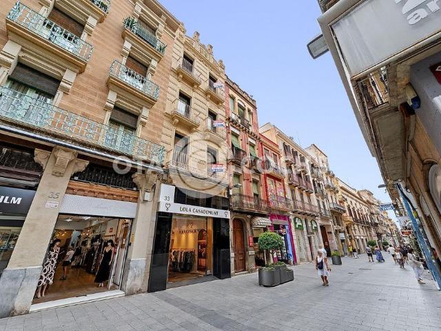 Piso en venta en calle De Llovera, Reus, de 89 m² 2 habitaciones por 275.000