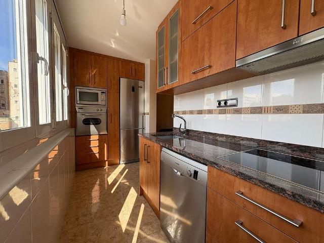 Piso en venta en calle De Llull, Barcelona, de 79 m² 3 habitaciones por 385.000