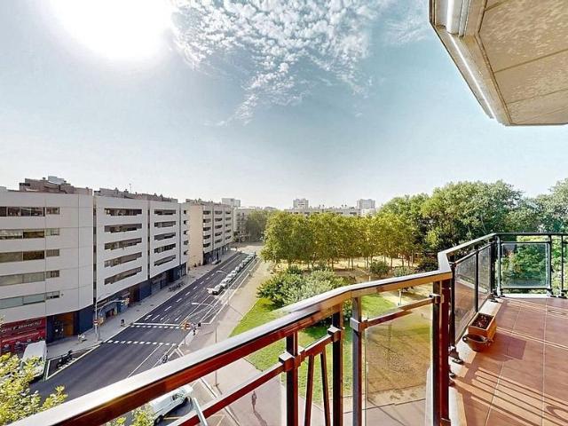 Piso en venta en calle De Llull, Barcelona, de 121 m² 4 habitaciones por 715.000