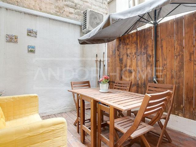 Piso en venta en calle De L'olivera, Barcelona, de 55 m² 2 habitaciones por 289.000