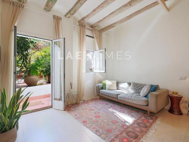Piso en venta en calle De L'om, Barcelona, de 49 m² 2 habitaciones por 290.000