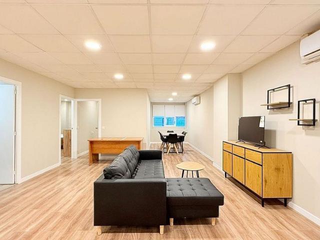 Piso en venta en calle De Los Castillejos, Barcelona, de 90 m² 2 habitaciones por 420.000