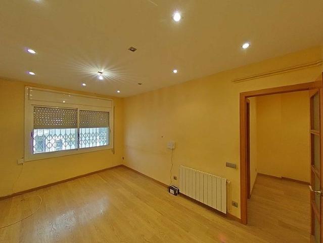 Piso en venta en calle De Lope de Vega, Barcelona, de 67 m² 3 habitaciones por 362.000