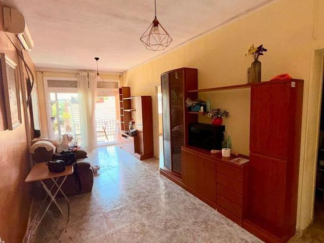 Piso en venta en calle De Puiggarí, Barcelona, de 86 m² 3 habitaciones por 370.000