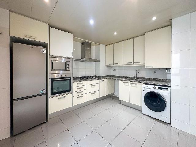 Piso en venta en calle De Pujol, Reus, de 80 m² 3 habitaciones por 250.000