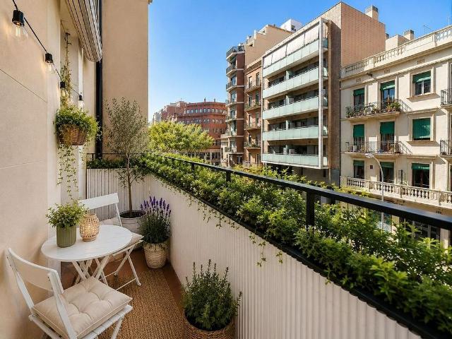 Piso en venta en calle De Pujades, Barcelona, de 40 m² 3 habitaciones por 315.000