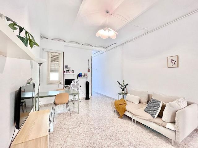 Piso en venta en calle De Pujades, Barcelona, de 52 m² 2 habitaciones por 290.000