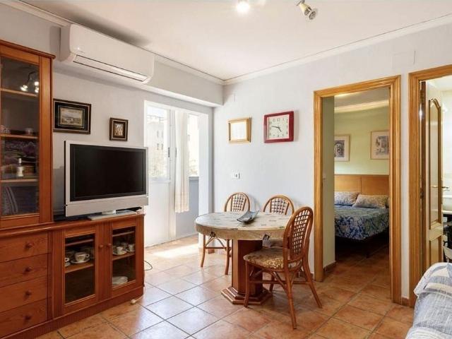 Piso en venta en calle De Pujades, Barcelona, de 54 m² 3 habitaciones por 285.000