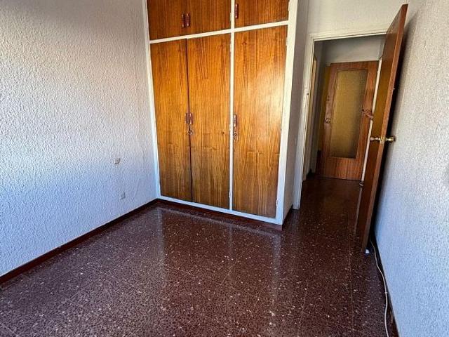 Piso en venta en calle De Pujades, Barcelona, de 76 m² 4 habitaciones por 365.000