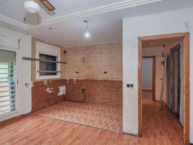 Piso en venta en calle De Pablo Picasso, Mataró, de 73 m² 3 habitaciones por 119.000