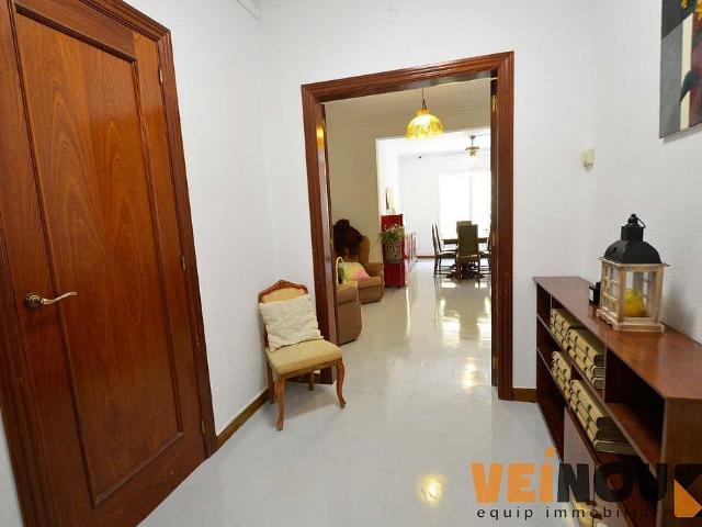 Piso en venta en calle De Padilla, Barcelona, de 136 m² 5 habitaciones por 539.000