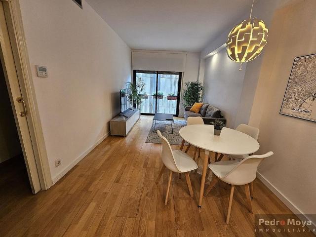 Piso en venta en calle De Padilla, Barcelona, de 64 m² 2 habitaciones por 399.000