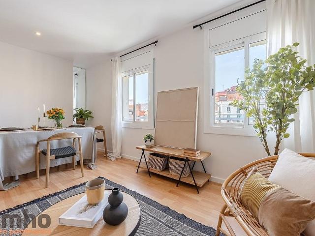 Piso en venta en calle De Padilla, Barcelona, de 74 m² 2 habitaciones por 465.000