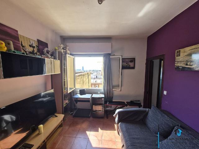 Piso en venta en calle De Padilla, Barcelona, de 70 m² 3 habitaciones por 359.000